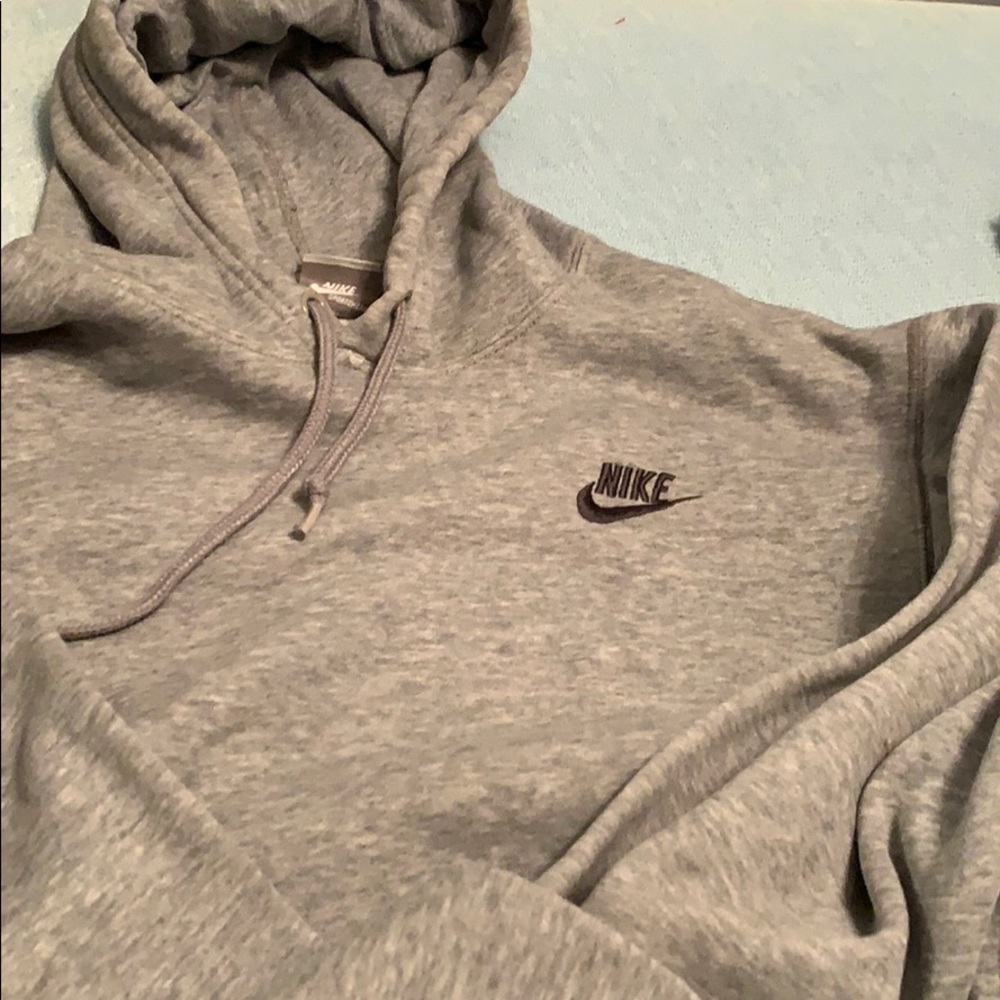 ✔️✔️Grey Nike Hoodie size Small✔️✔️